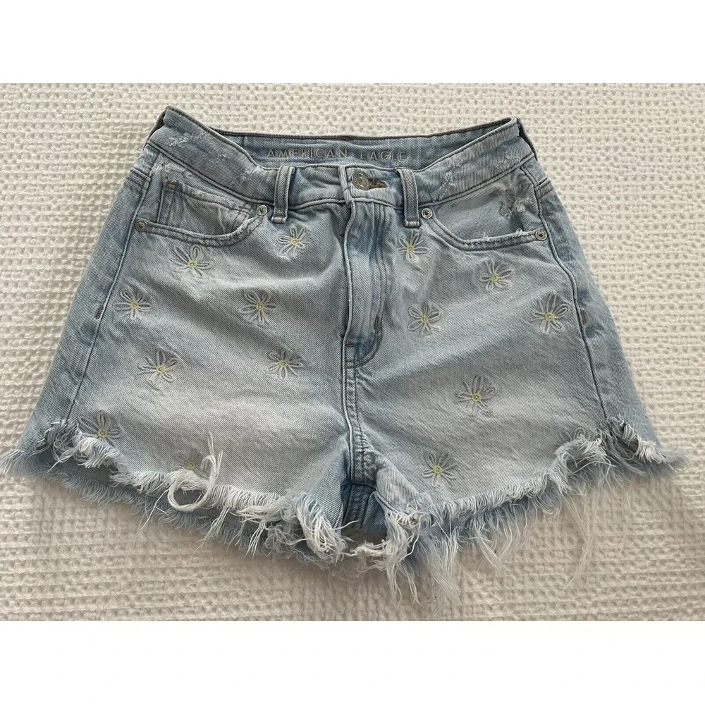 American Eagle Outfitters Women's Girls Embroidered Daisy Floral Mom Shorts Sz 0
